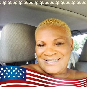 Meet your Posher, Evelyn